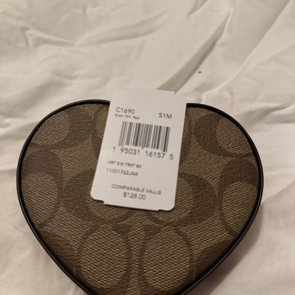 Coach Heart Trinket Box In Signature Canvas - Picture 2 of 3
